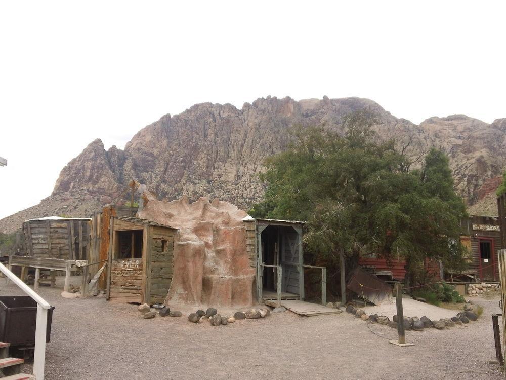Bonnie Springs Ranch Motel Blue Diamond Екстер'єр фото