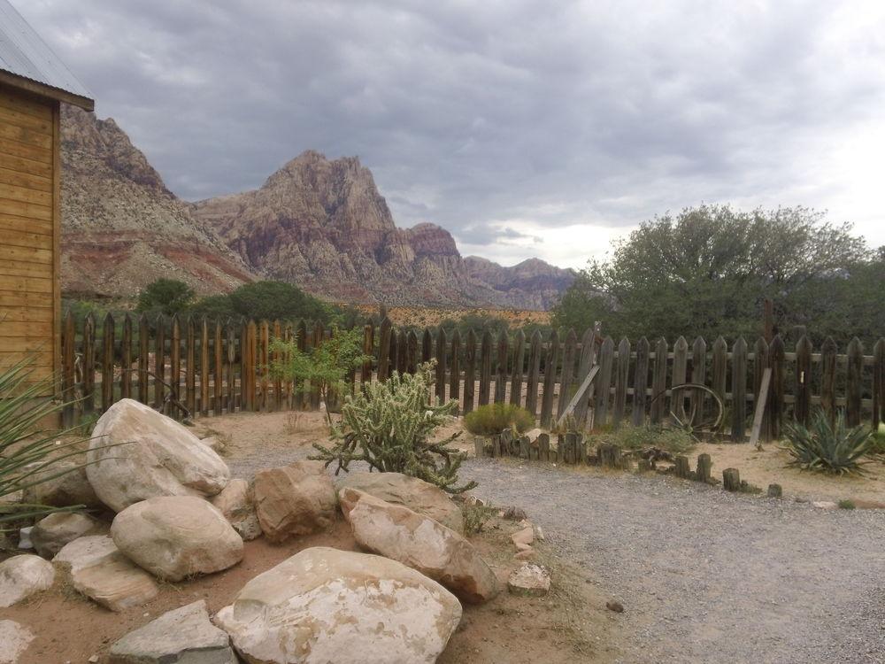 Bonnie Springs Ranch Motel Blue Diamond Екстер'єр фото