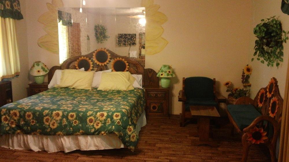 Bonnie Springs Ranch Motel Blue Diamond Екстер'єр фото