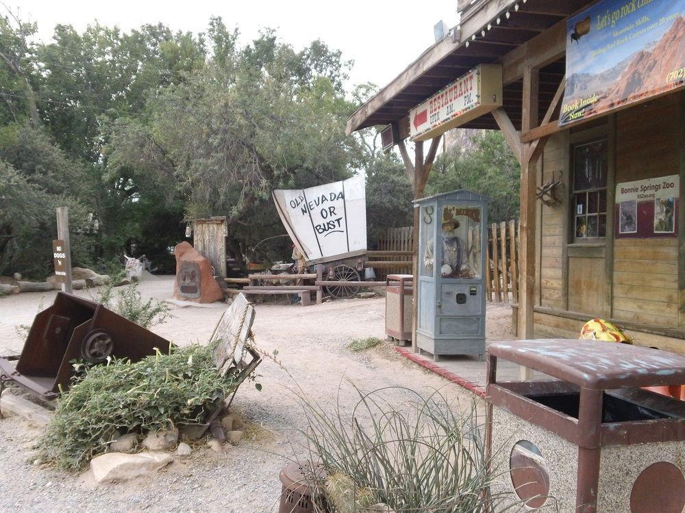 Bonnie Springs Ranch Motel Blue Diamond Екстер'єр фото