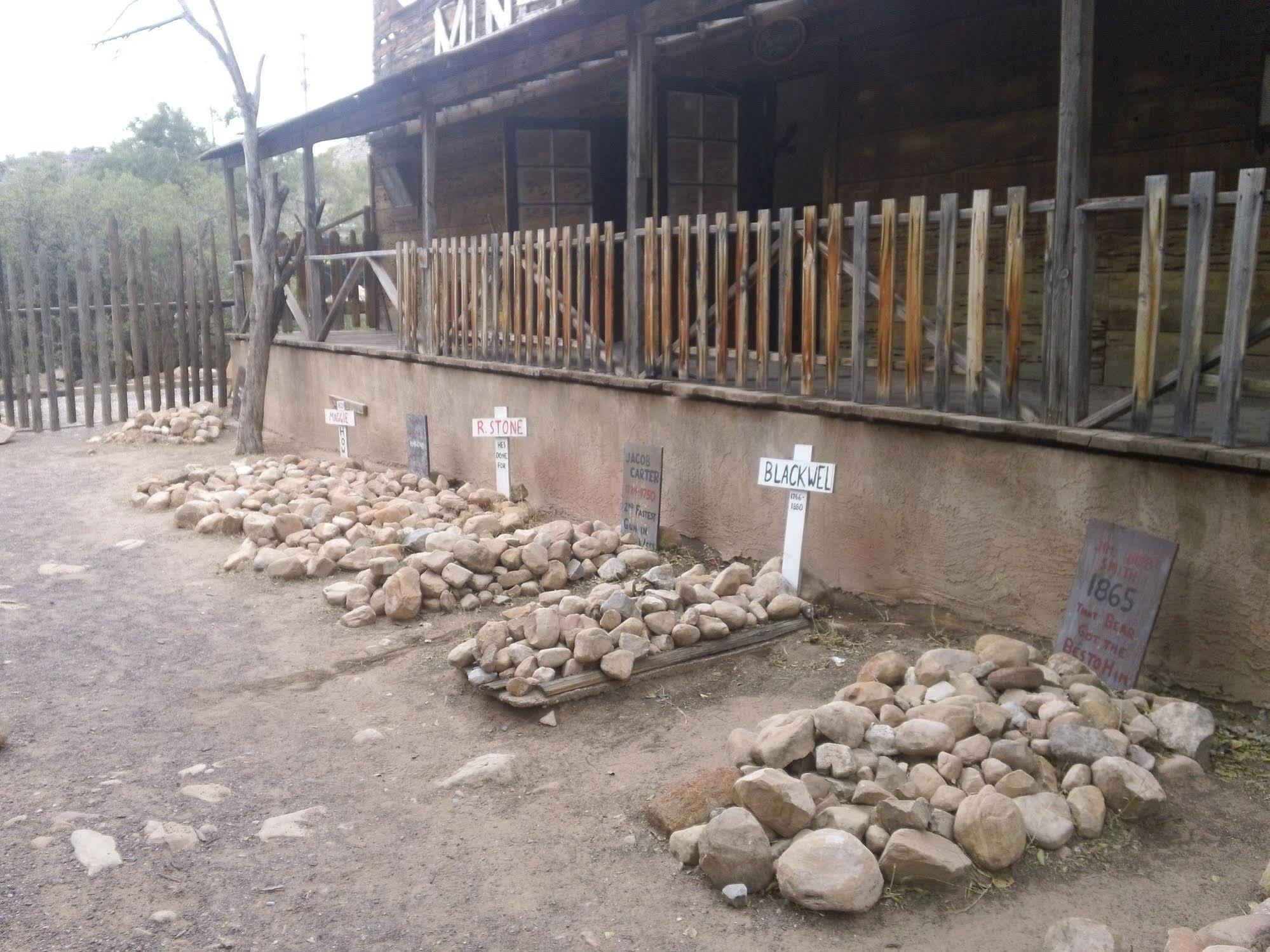 Bonnie Springs Ranch Motel Blue Diamond Екстер'єр фото
